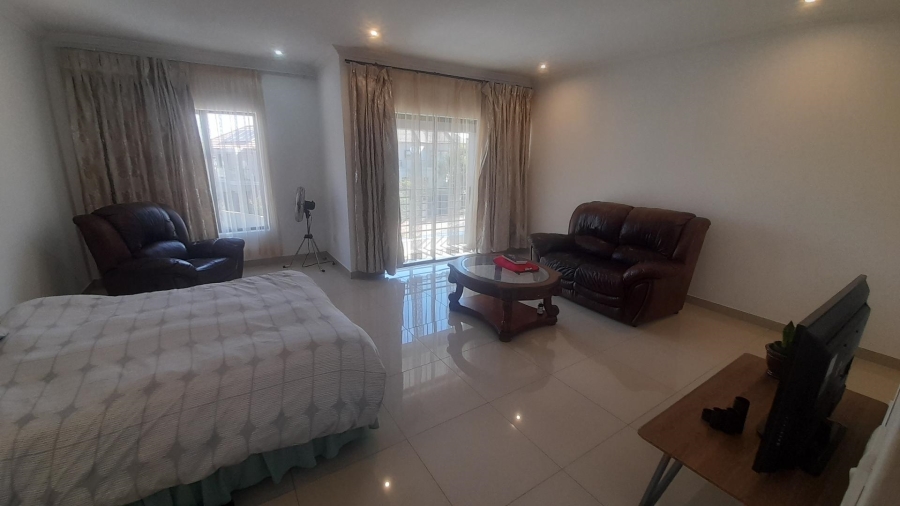 3 Bedroom Property for Sale in Gateway Manor North West